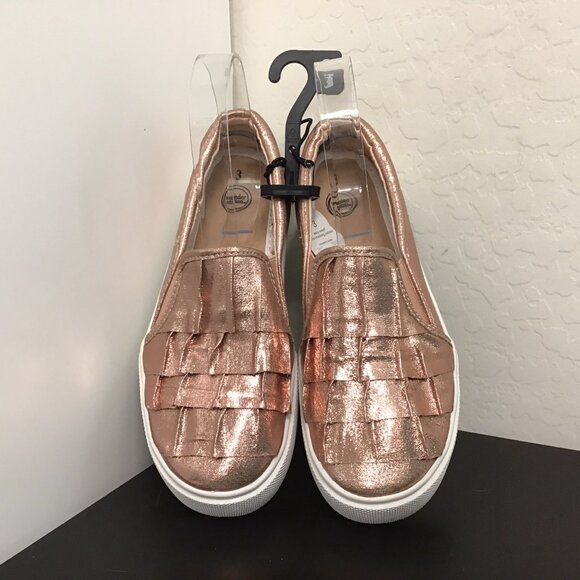 NWT Wonder Nation Girls Casual Ruffle Rose Gold Slip On Sneaker Size 3 - Picture 2 of 7